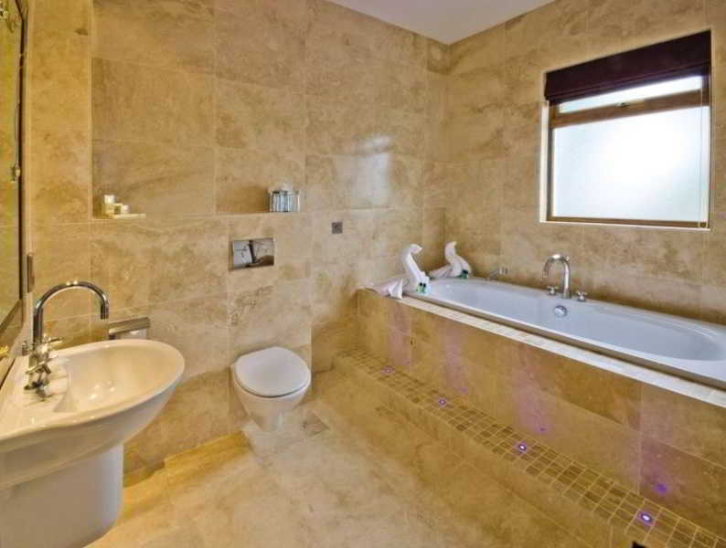 Ard Ri House Hotel Tuam Bagian luar foto