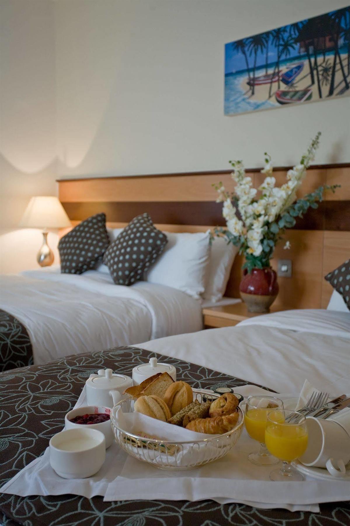Ard Ri House Hotel Tuam Bagian luar foto