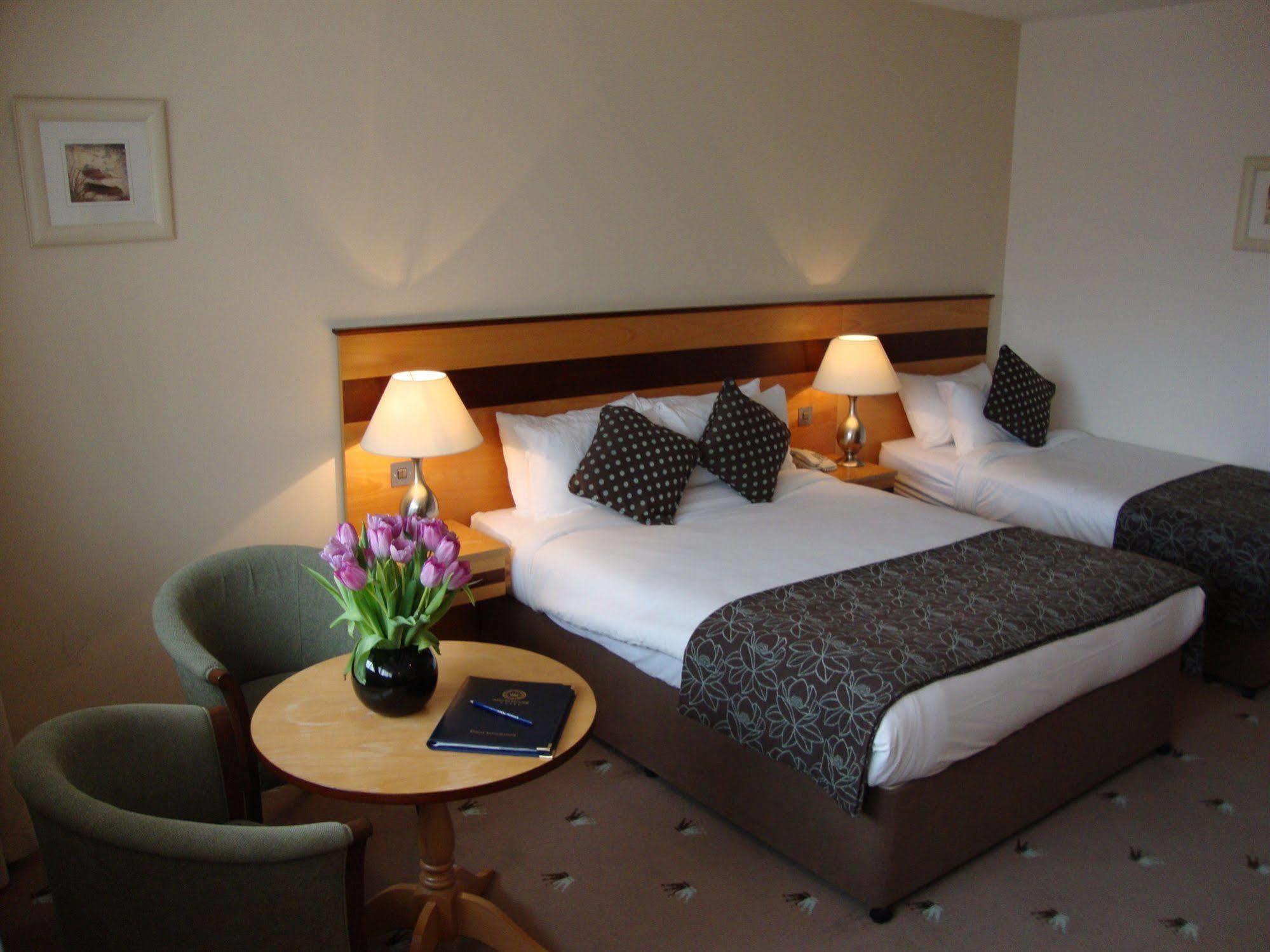 Ard Ri House Hotel Tuam Bagian luar foto
